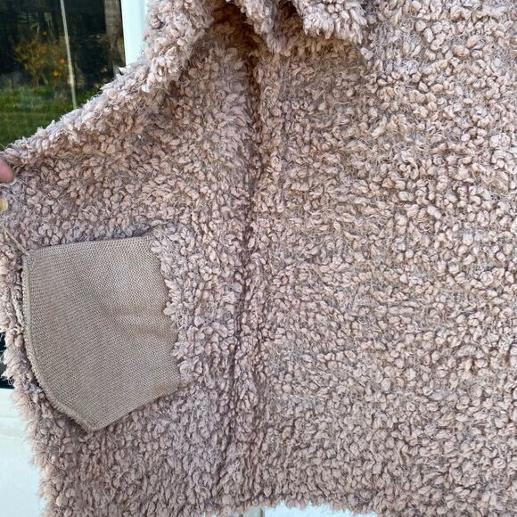 Coffee Shop Teddy Drape Vest Size Small - Picture 6 of 8